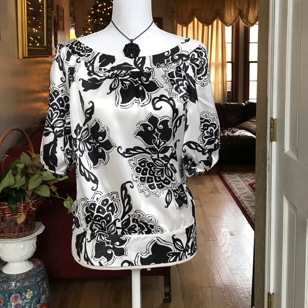 White House Black Market Blouse